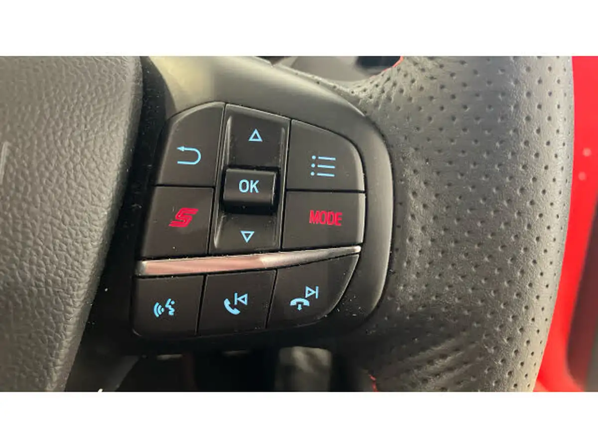2023-ford-focus-23t-st-hatchback-big-27
