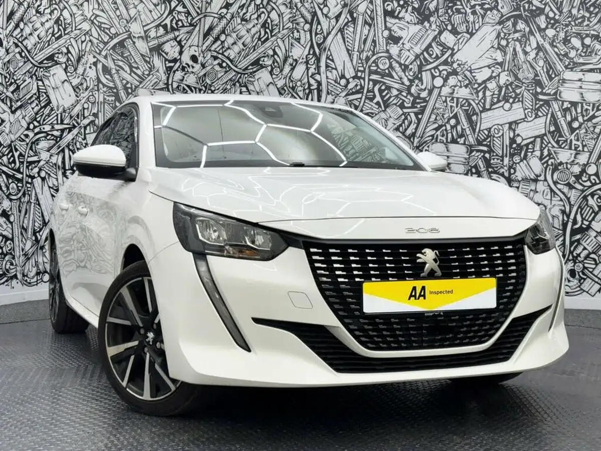 2020-peugeot-208-12-puretech-allure-100bhp-big-3