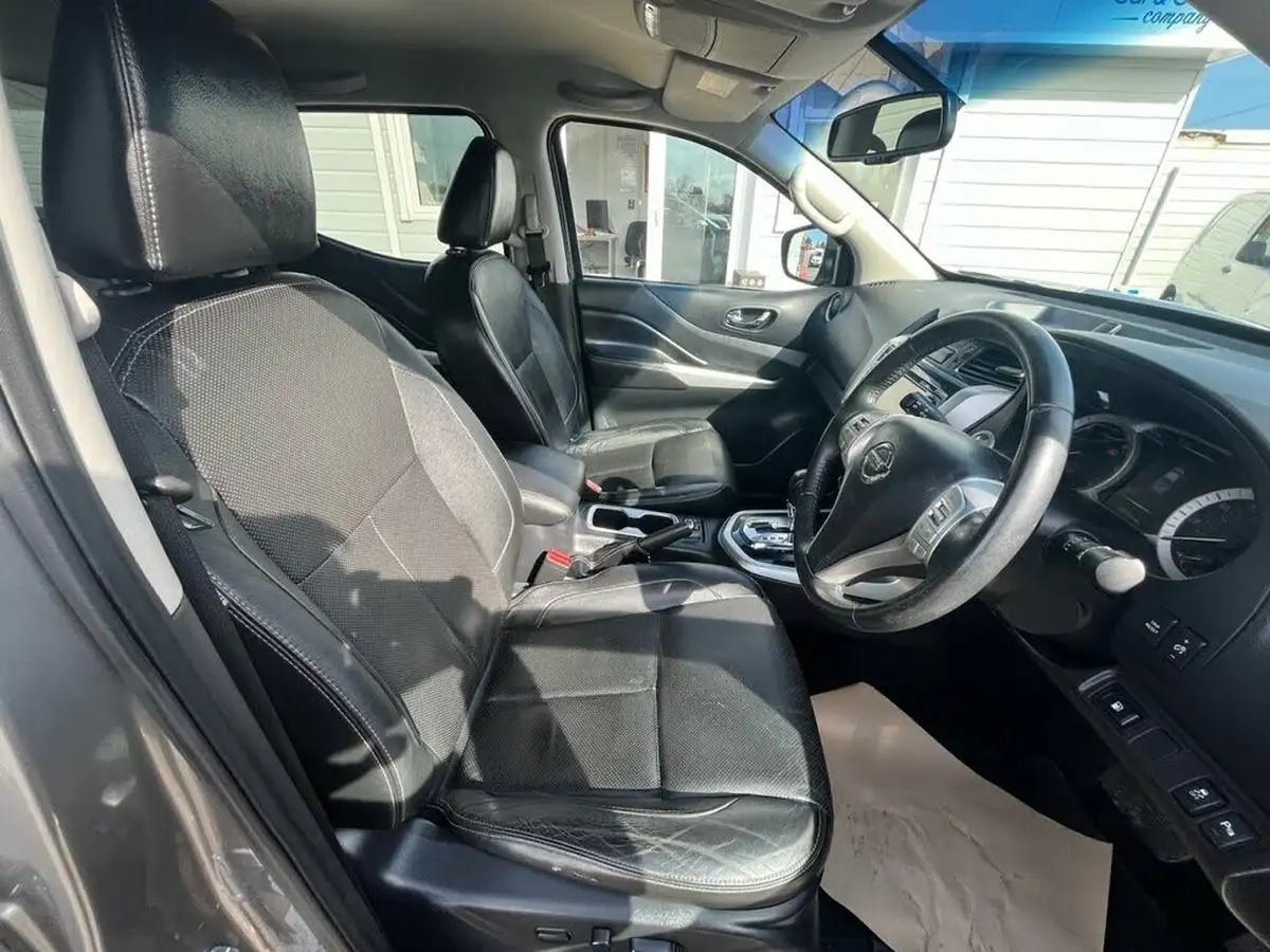 2017-nissan-navara-23dci-tekna-auto-big-8