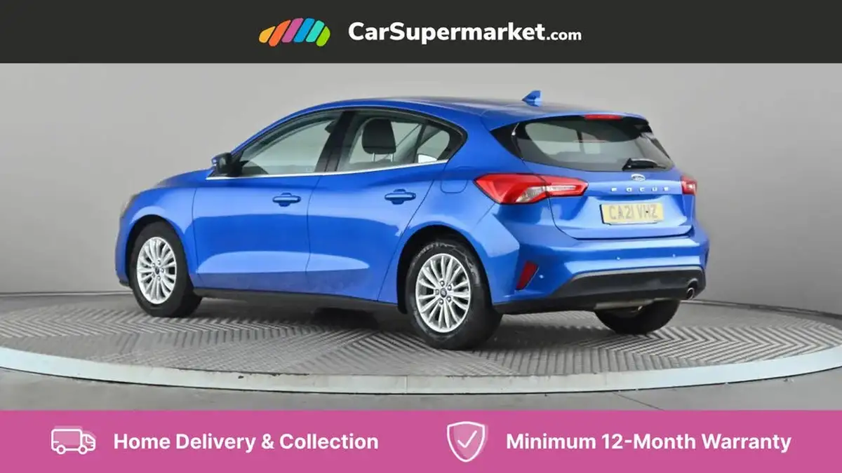 2021-ford-focus-15-titanium-edition-hatchback-big-3
