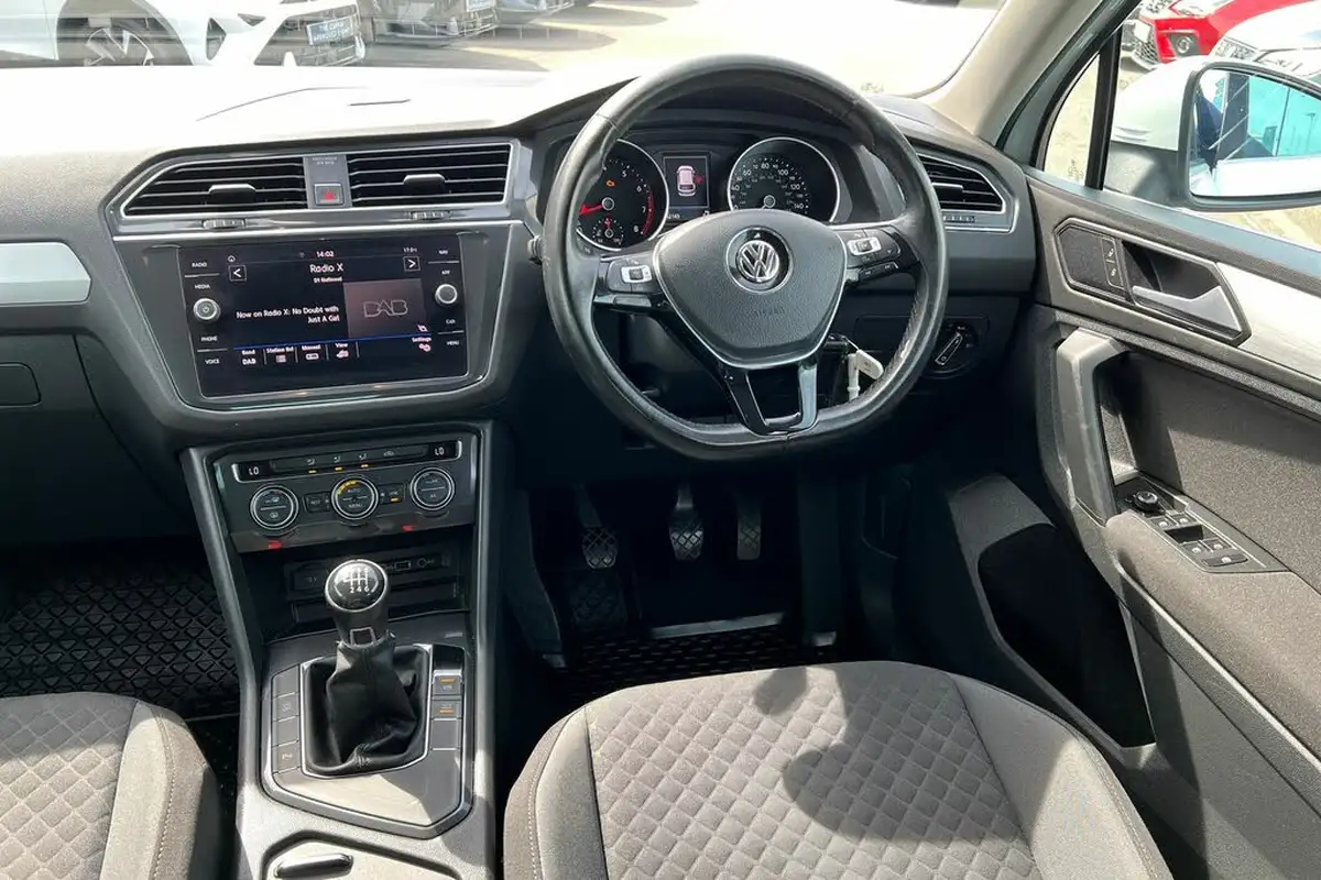 2018-volkswagen-tiguan-14-tsi-se-navigation-150ps-actss-big-17
