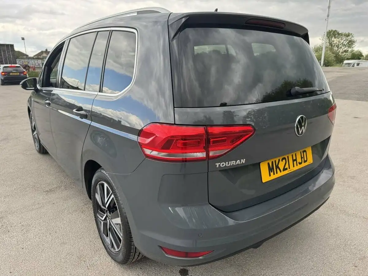 2021-volkswagen-touran-15-tsi-sel-dsg-big-45