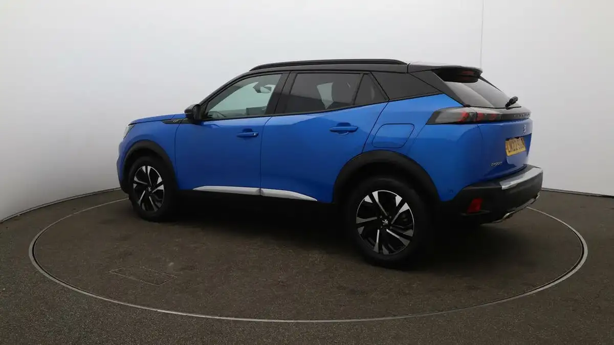 2022-peugeot-2008-suv-12-puretech-gt-big-36