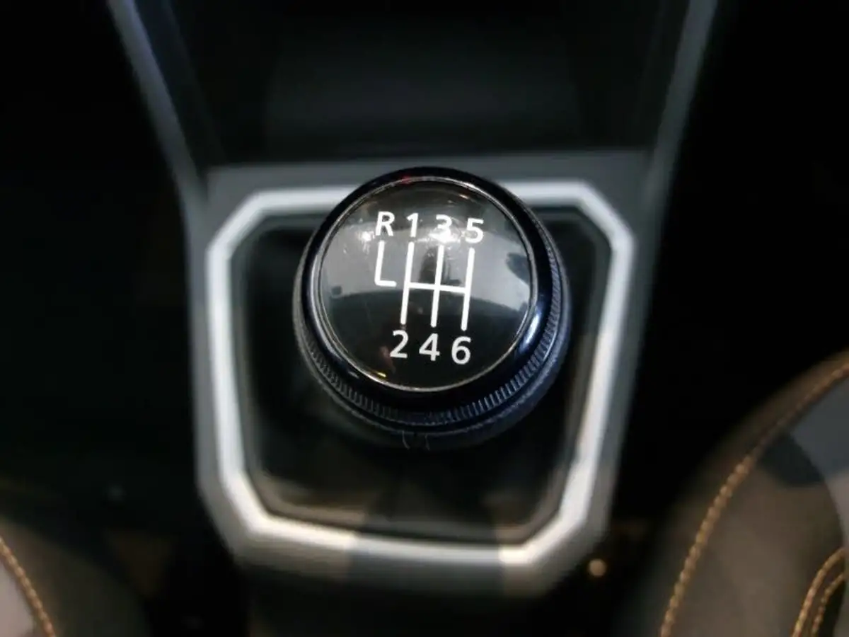 2024-dacia-sandero-stepway-10-tce-extreme-90bhp-big-16