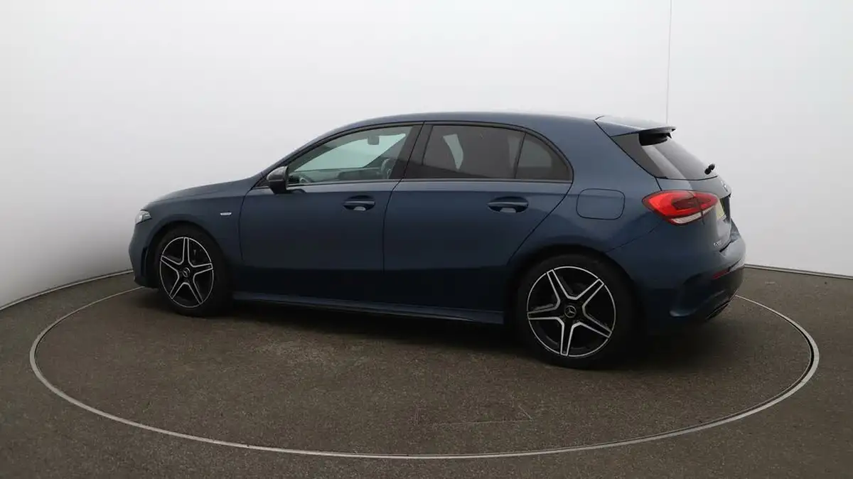2022-mercedes-benz-a-class-13-a200-amg-line-edition-executive-hatchback-5d-big-46