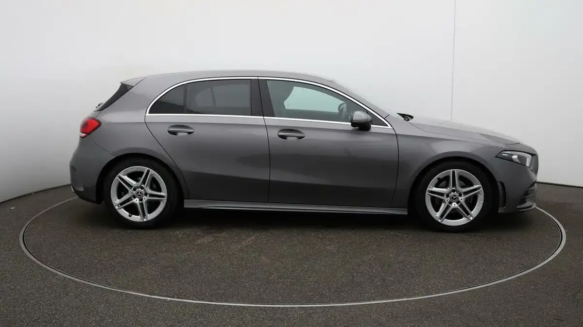 2019-mercedes-benz-a-class-20d-a200d-amg-line-hatchback-5d-big-46