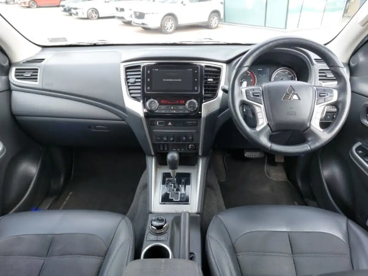 2021-mitsubishi-l200-22di-d-barbarian-x-big-2