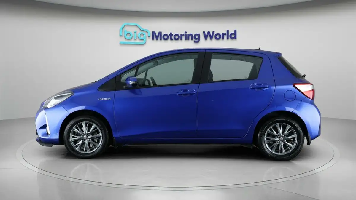 2018-toyota-yaris-15-vvt-i-icon-hybrid-big-4