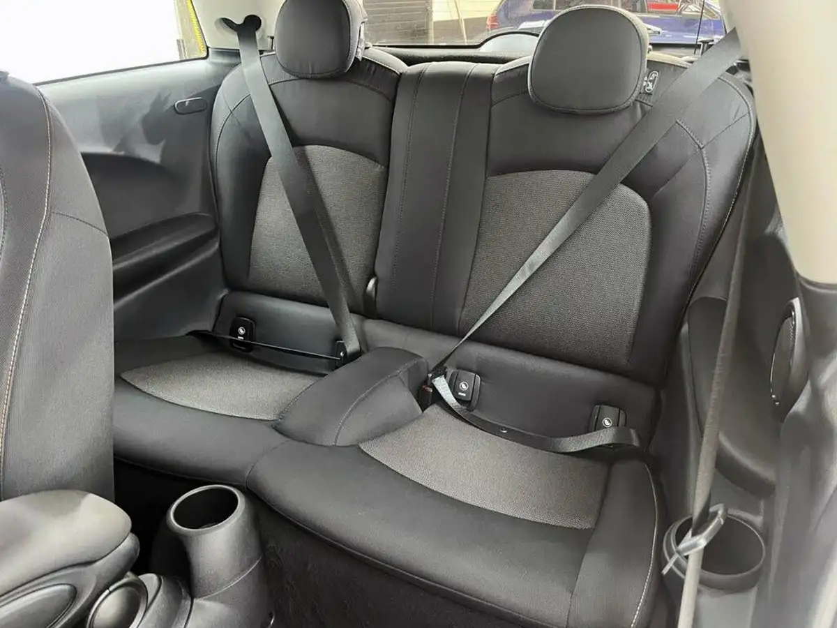 2020-mini-cooper-15-cooper-classic-nav-hatchback-3d-big-26