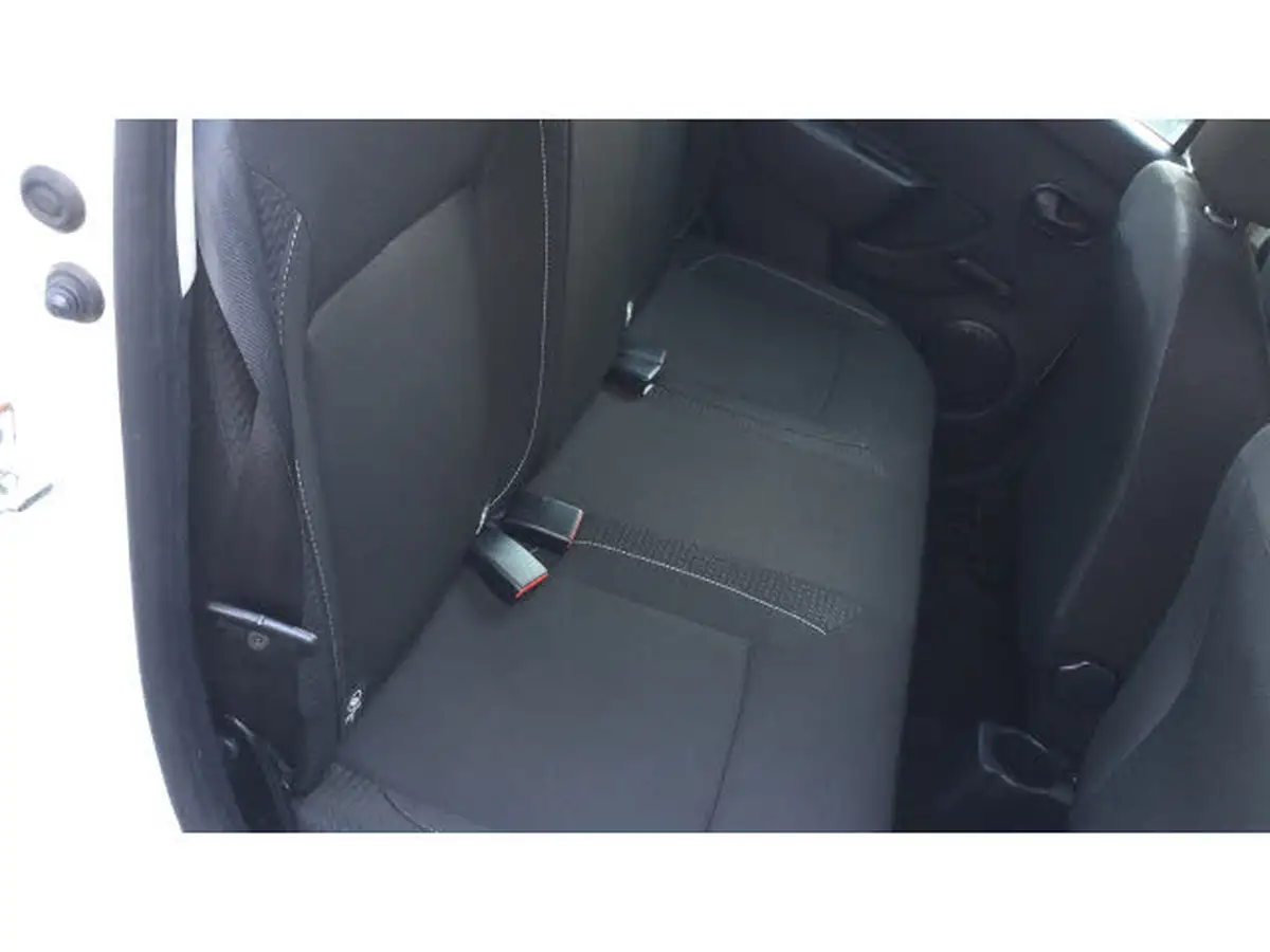 2018-dacia-sandero-10-sce-essential-big-22