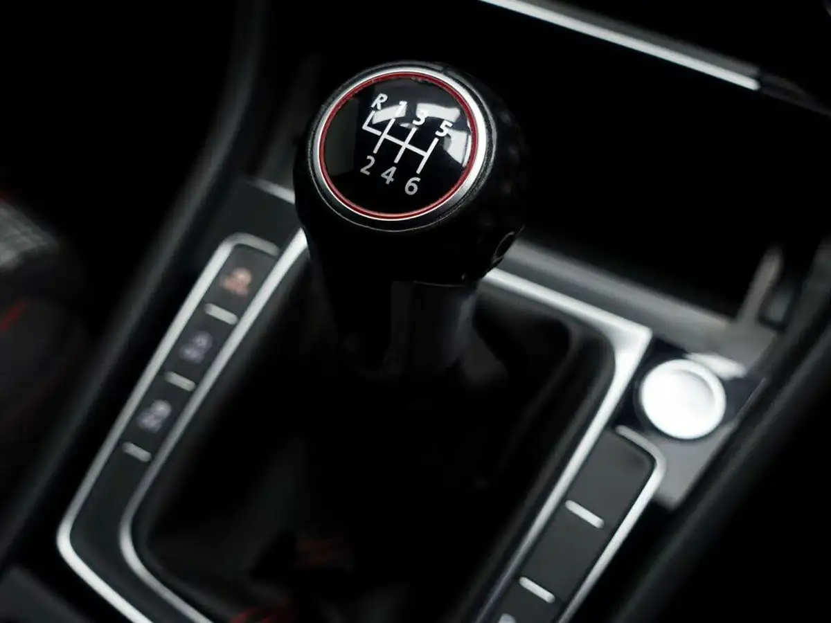 2019-volkswagen-golf-20-tsi-gti-performance-5d-big-35