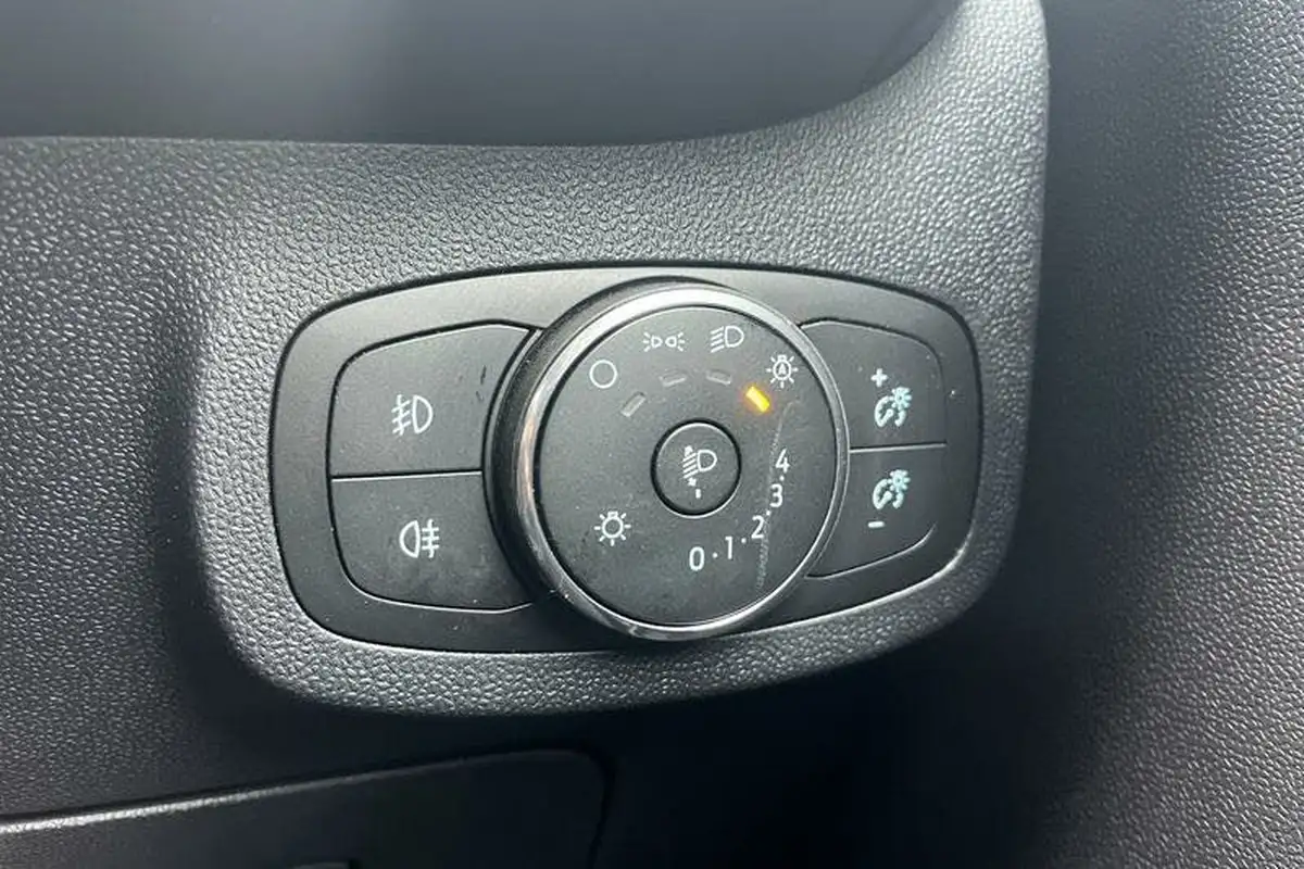 2022-ford-fiesta-10t-trend-100ps-5d-big-30