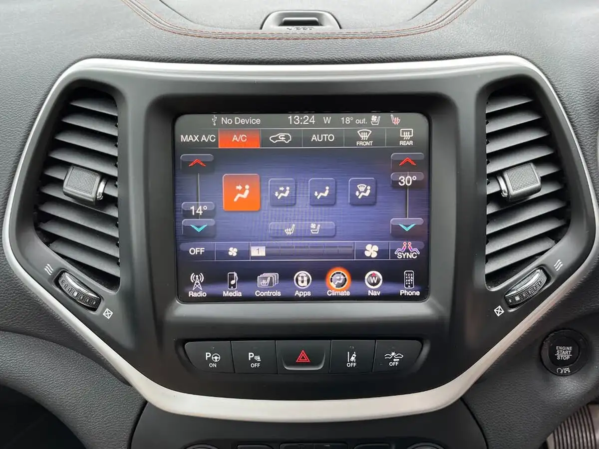 2017-jeep-cherokee-22multijet-ii-limited-ss-big-23