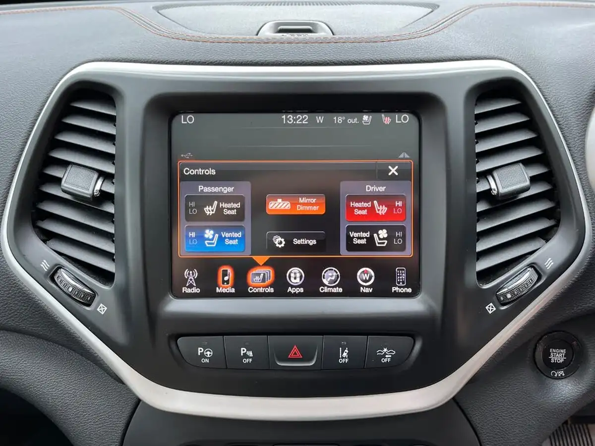 2017-jeep-cherokee-22multijet-ii-limited-ss-big-19