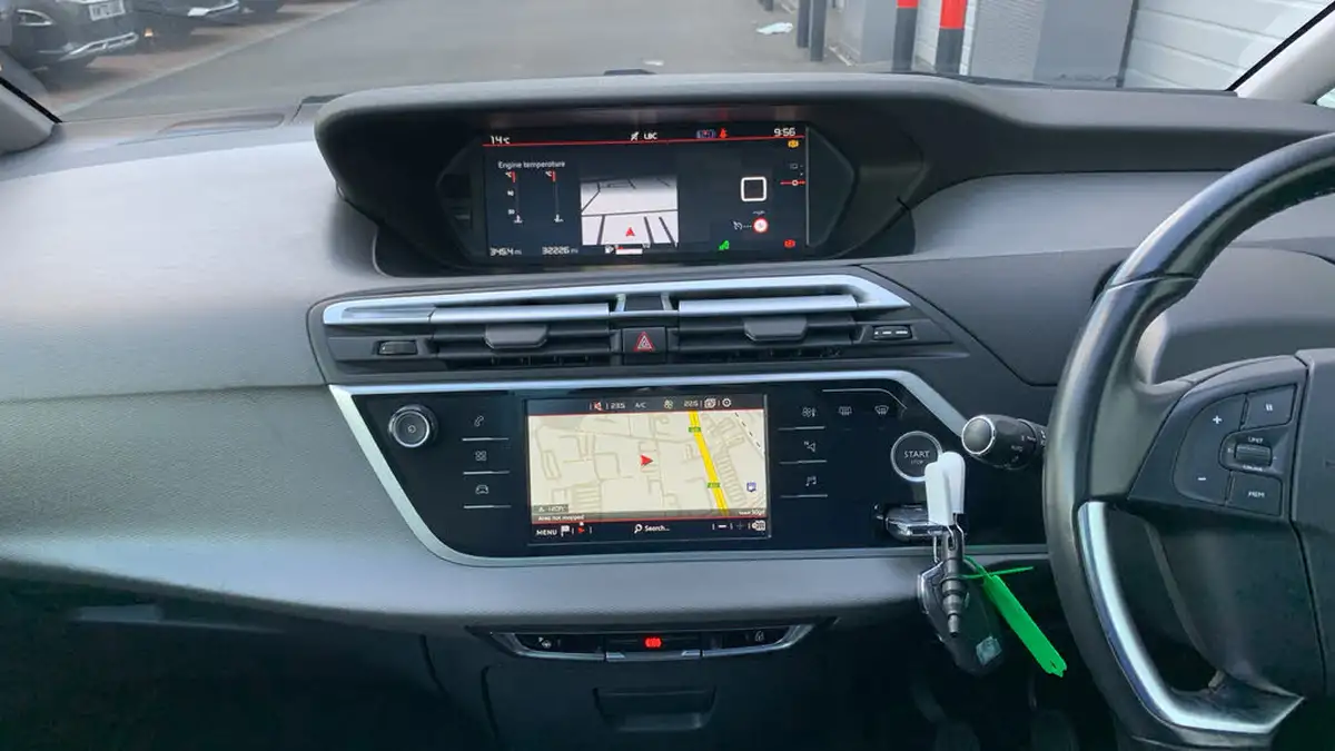 2019-citroen-c4-spacetourer-15bluehdi-flair-big-9