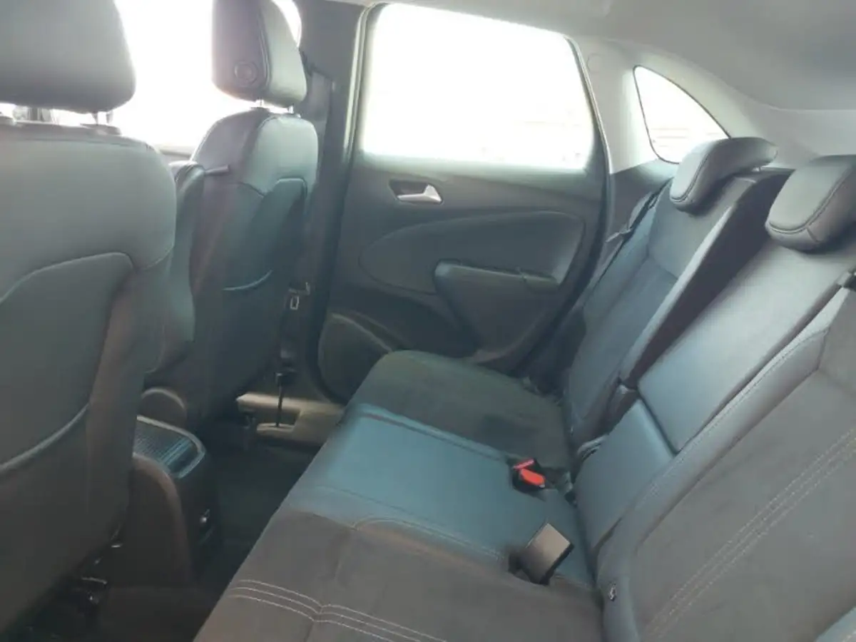 2022-vauxhall-crossland-15-ultimate-110ps-big-5