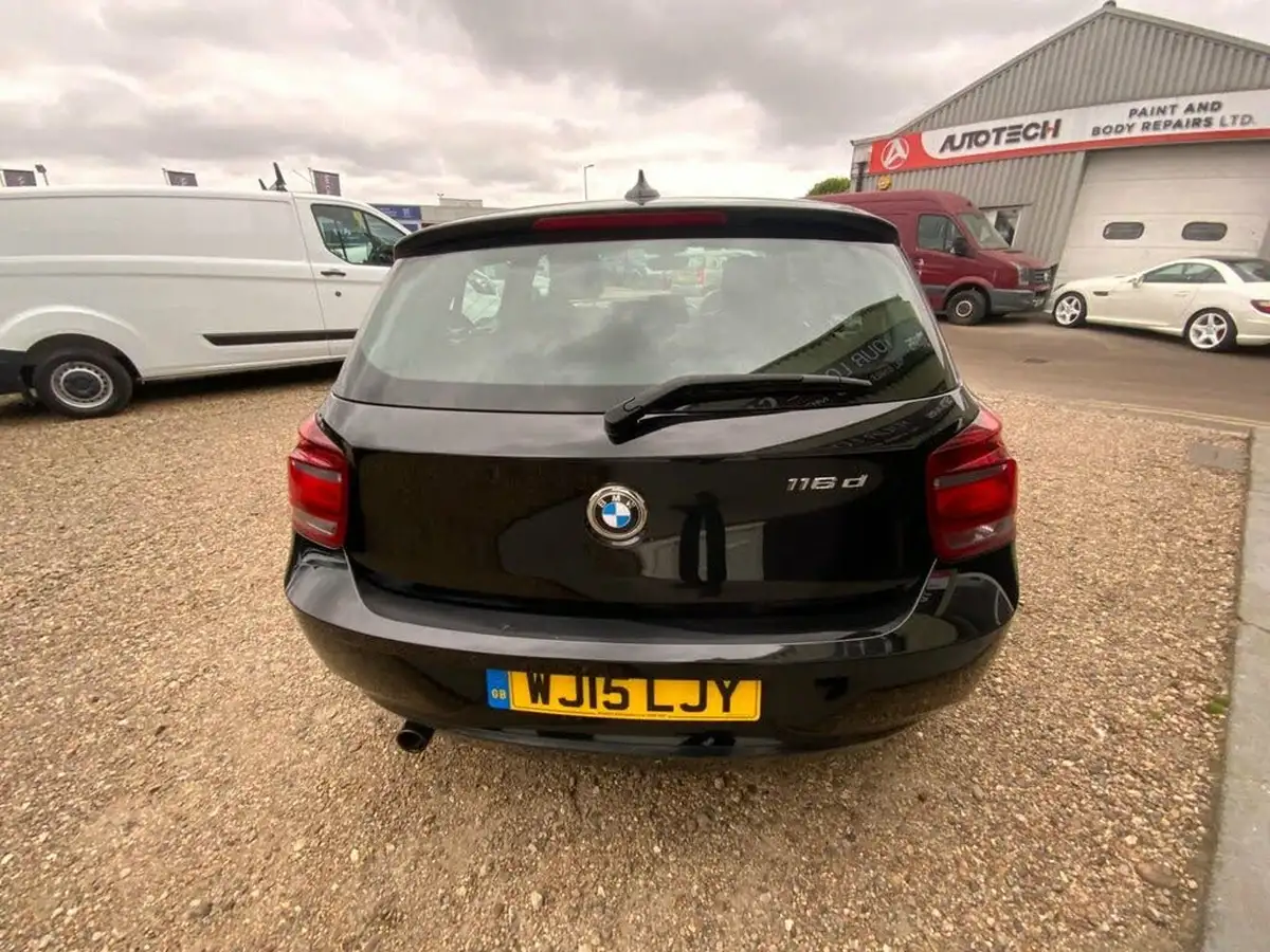 2015-bmw-1-series-20td-116d-sport-5d-big-3
