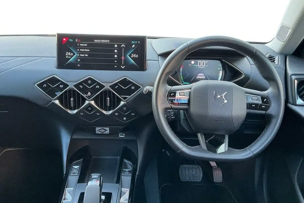 2022-ds-ds-3-crossback-e-tense-rivoli-big-10