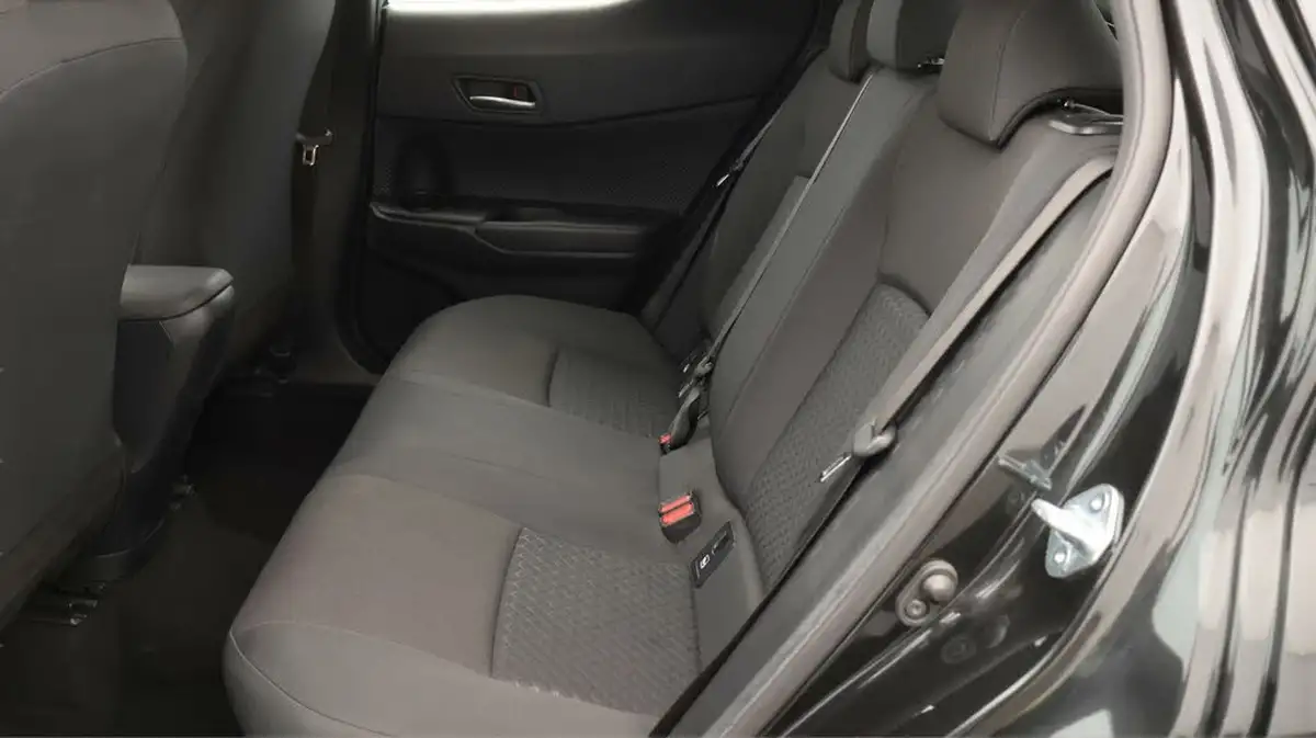2020-toyota-c-hr-18-vvt-i-icon-parking-pack-big-16