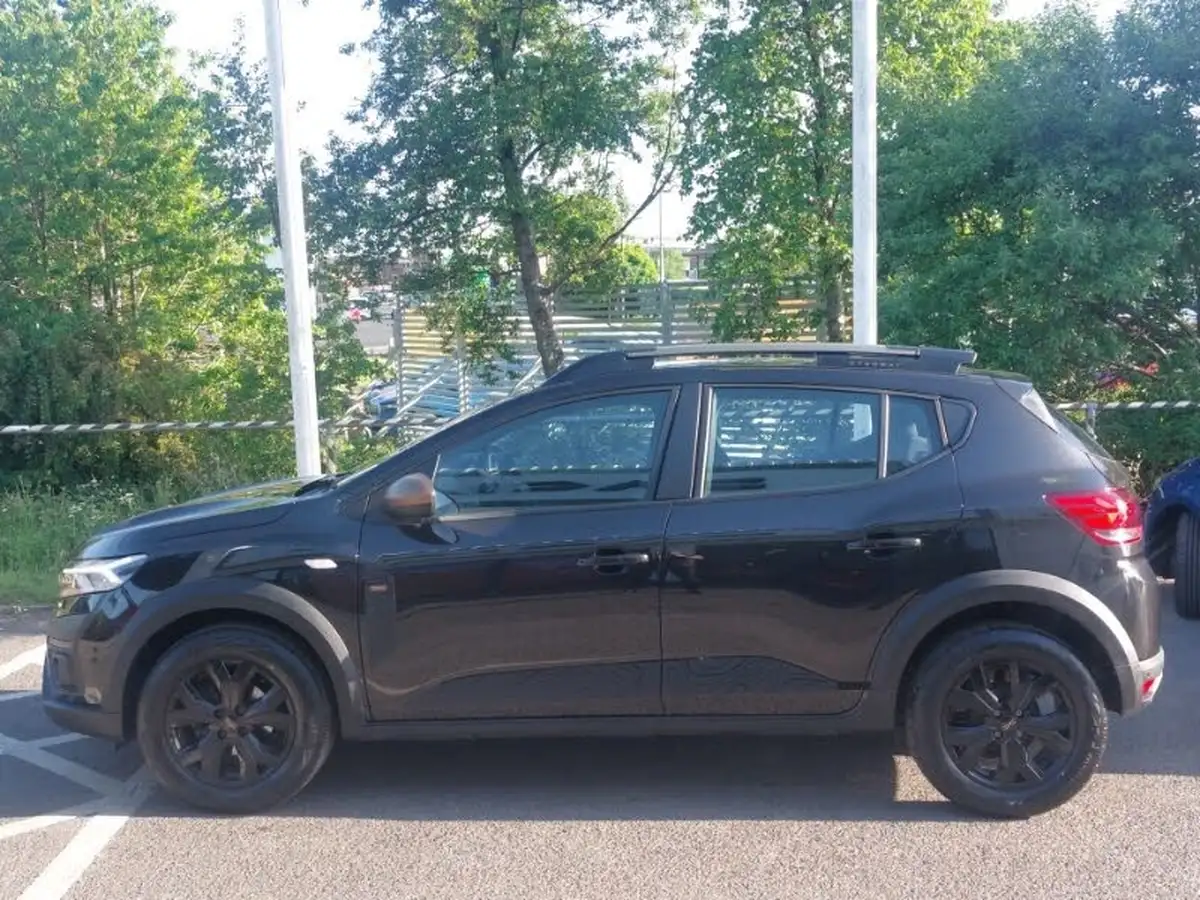 2024-dacia-sandero-stepway-10-tce-extreme-90bhp-big-3