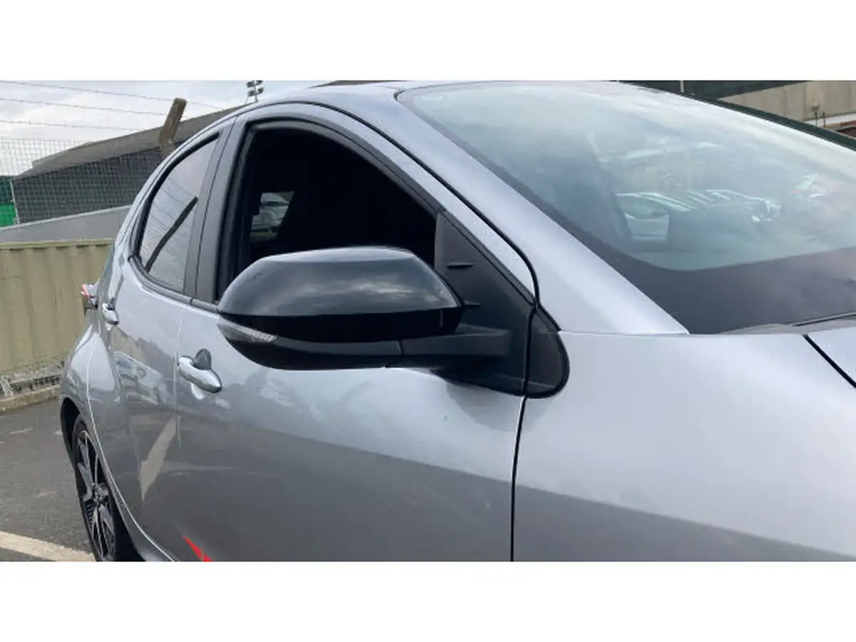 2022-toyota-yaris-15-vvt-i-dynamic-big-30