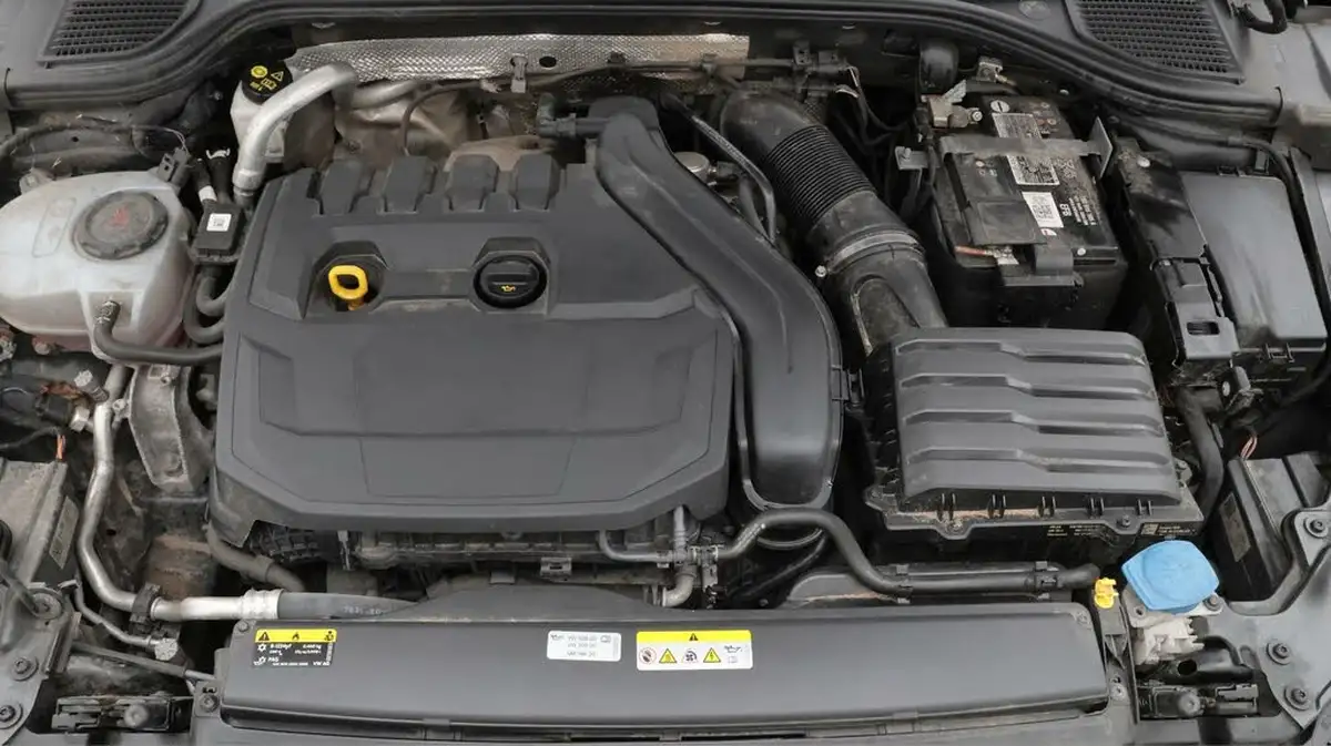 2022-volkswagen-golf-15-tsi-life-150ps-hatchback-big-19