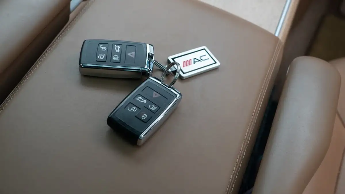 2023-land-rover-range-rover-30-p550e-sv-big-12