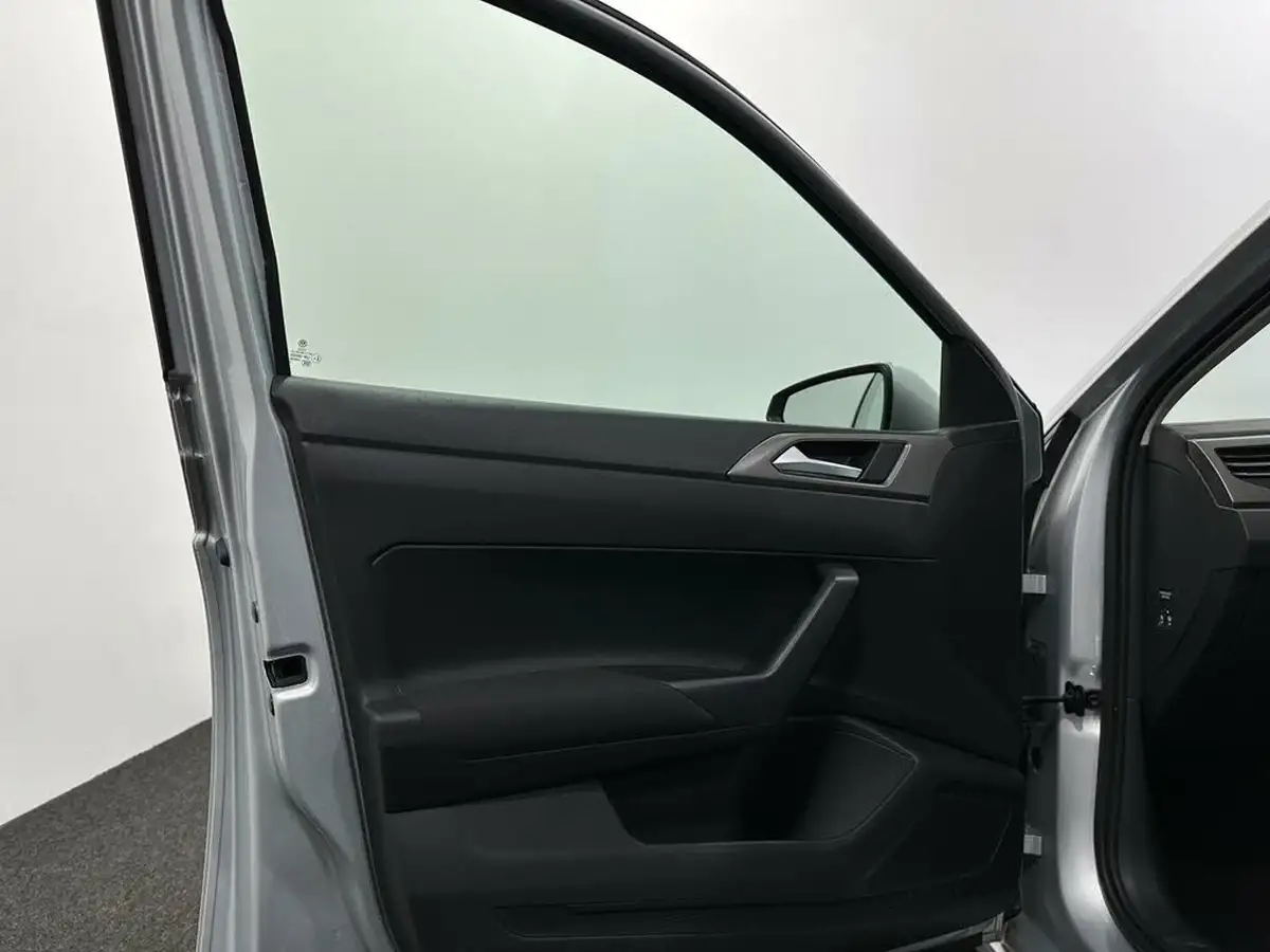 2018-volkswagen-polo-10-tsi-se-big-32