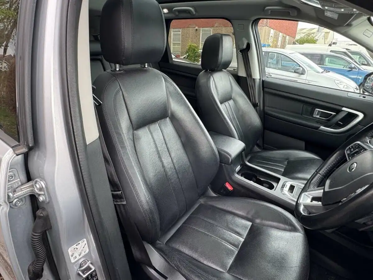 2017-land-rover-discovery-sport-20td4-hse-black-180ps-station-wagon-big-4