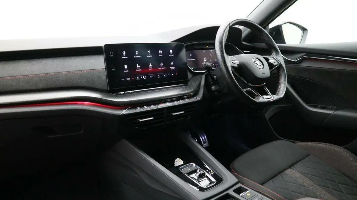 2021-skoda-octavia-14-tsi-vrs-estate-big-4