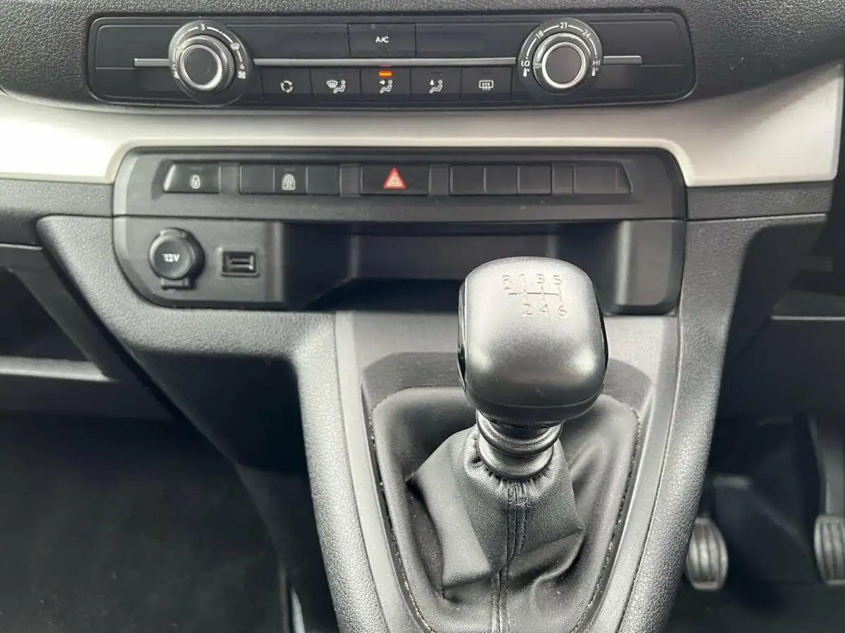 2019-citroen-spacetourer-15bluehdi-business-m-big-49