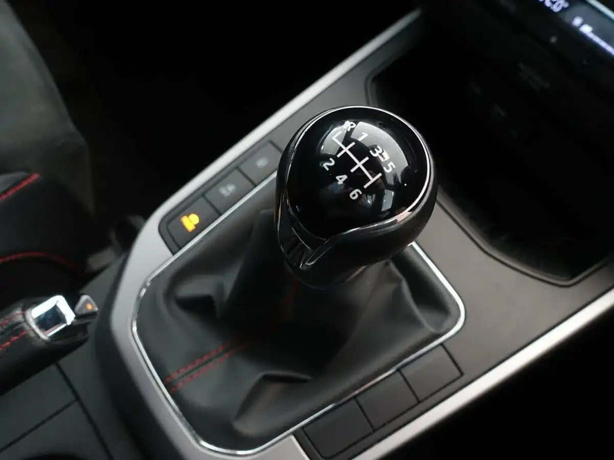 2019-seat-arona-10-tsi-fr-sport-ss-big-23