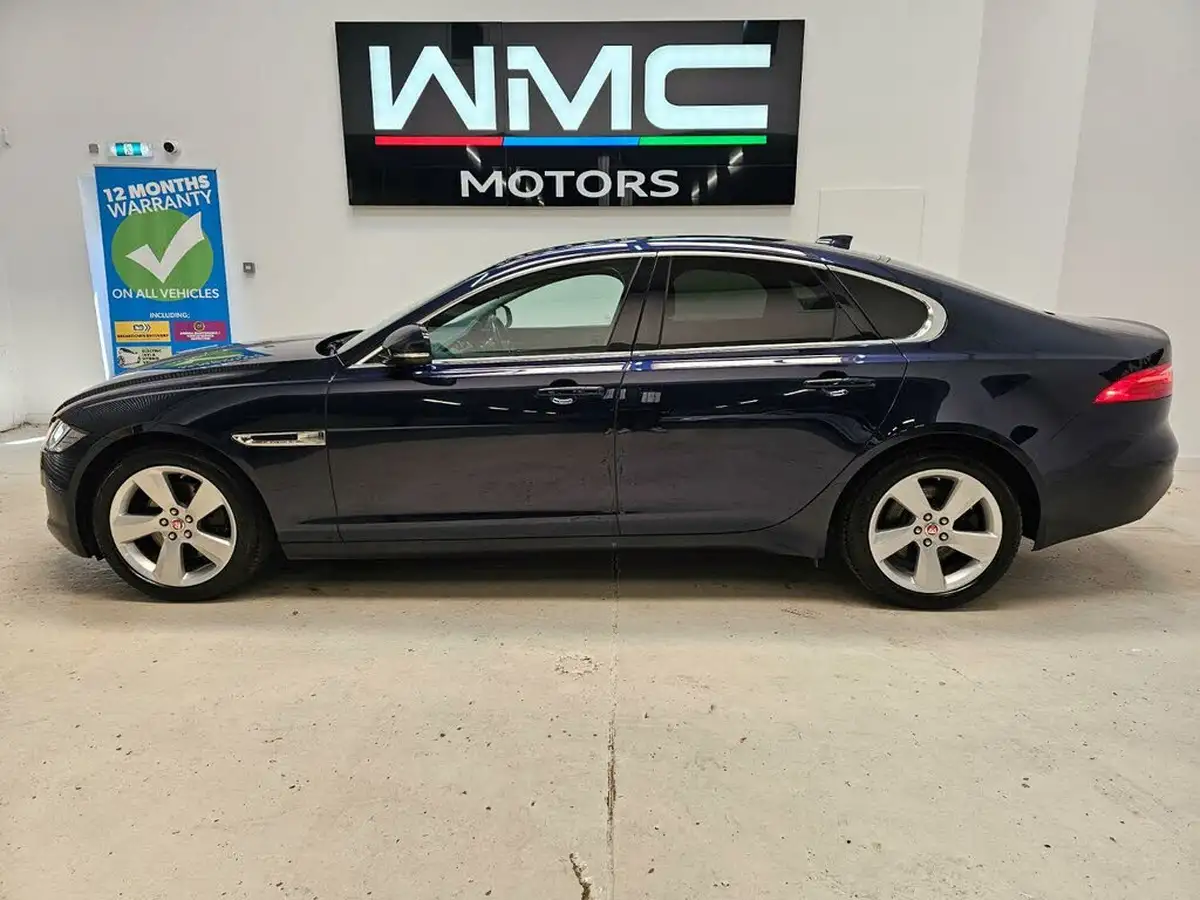 2017-jaguar-xf-20td-portfolio-180ps-saloon-4d-1999cc-auto-big-4