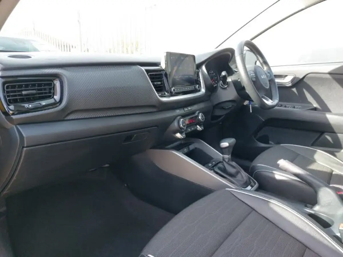 2021-kia-stonic-10-t-gdi-connect-dct-big-4