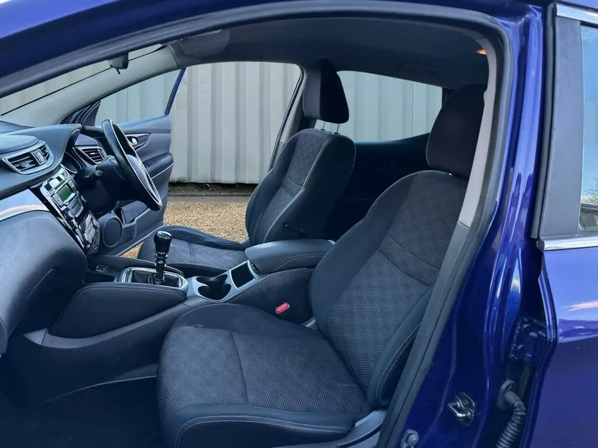 2014-nissan-qashqai-12-acenta-big-39