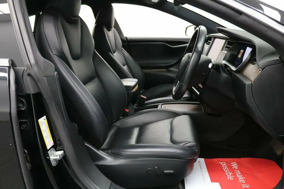 2020-tesla-model-s-e-long-range-big-21
