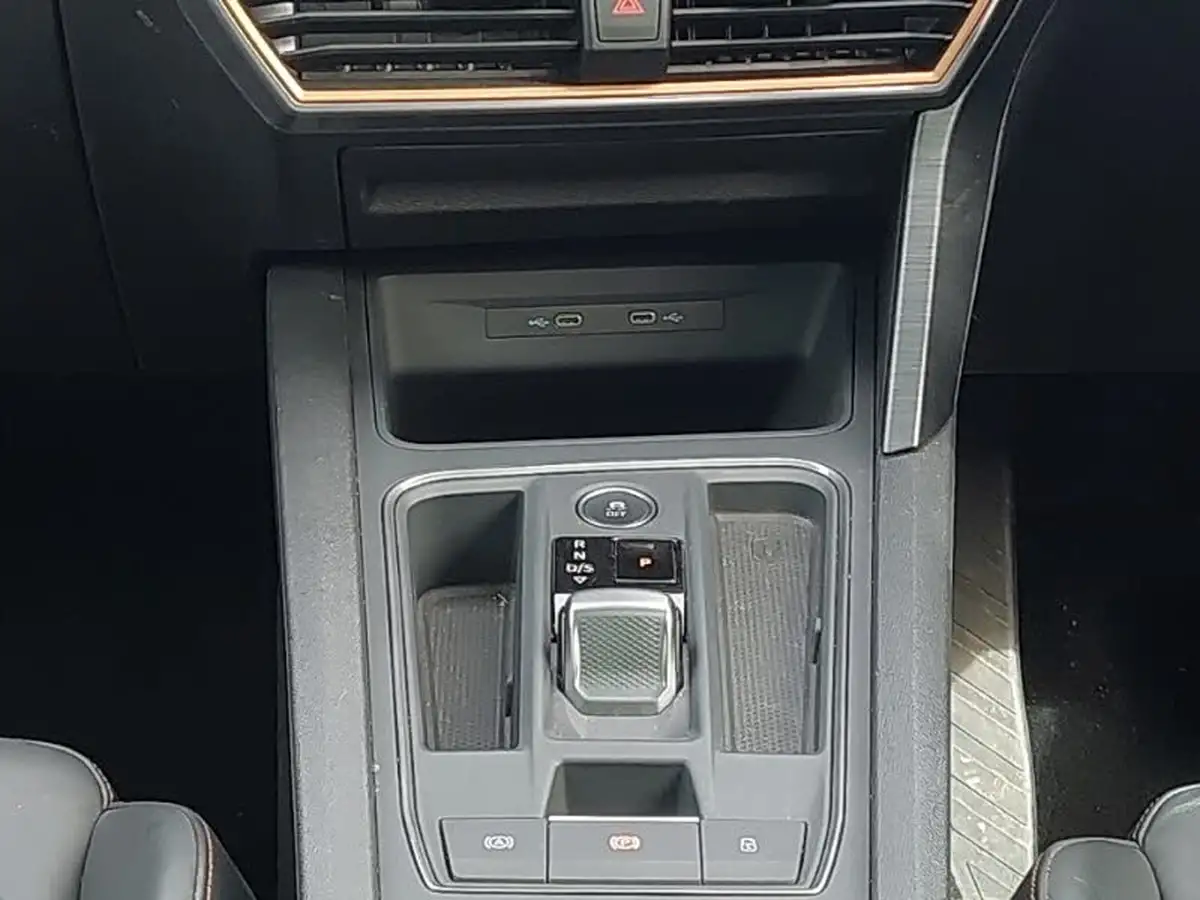 2021-cupra-formentor-14-e-hybrid-vz2-big-10