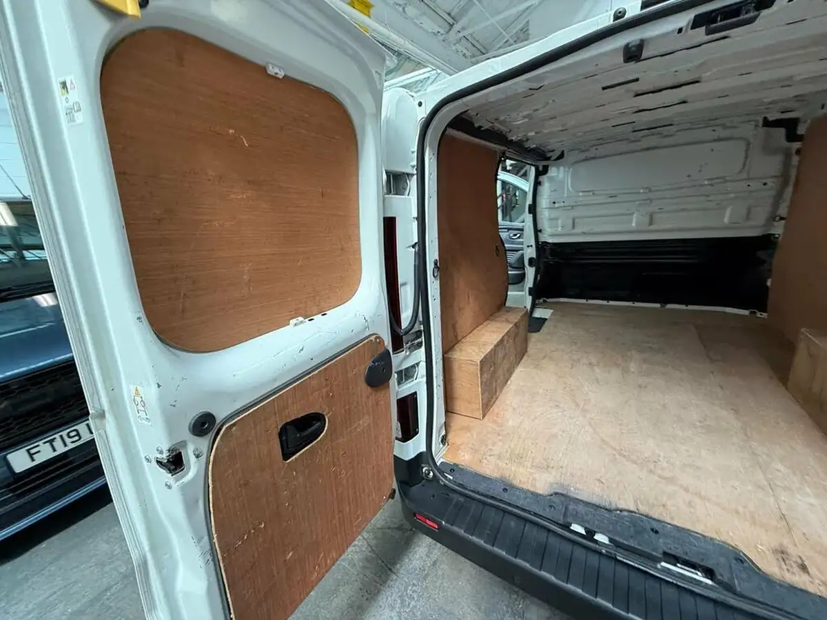 2022-renault-trafic-20dci-sl28-130-sport-big-48