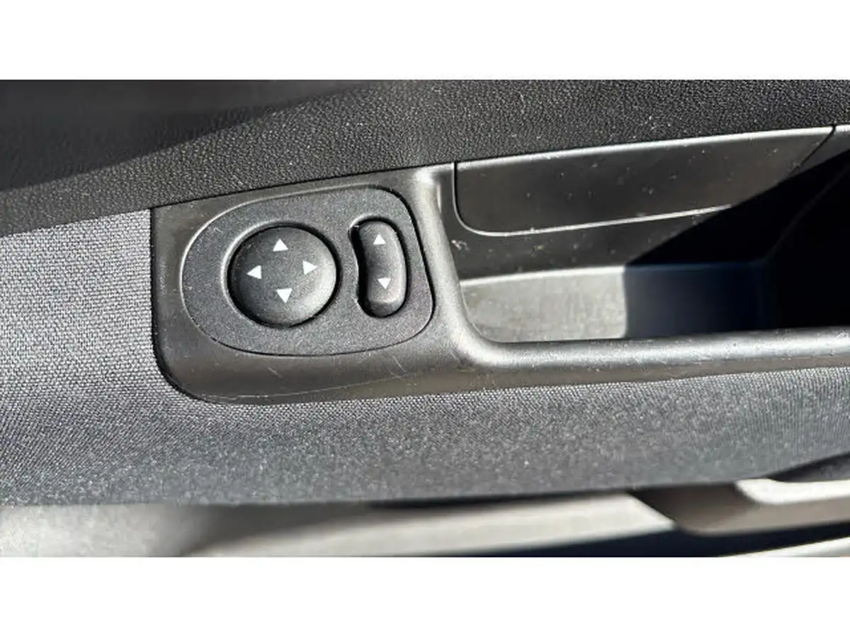 2020-fiat-500-10-lounge-big-33