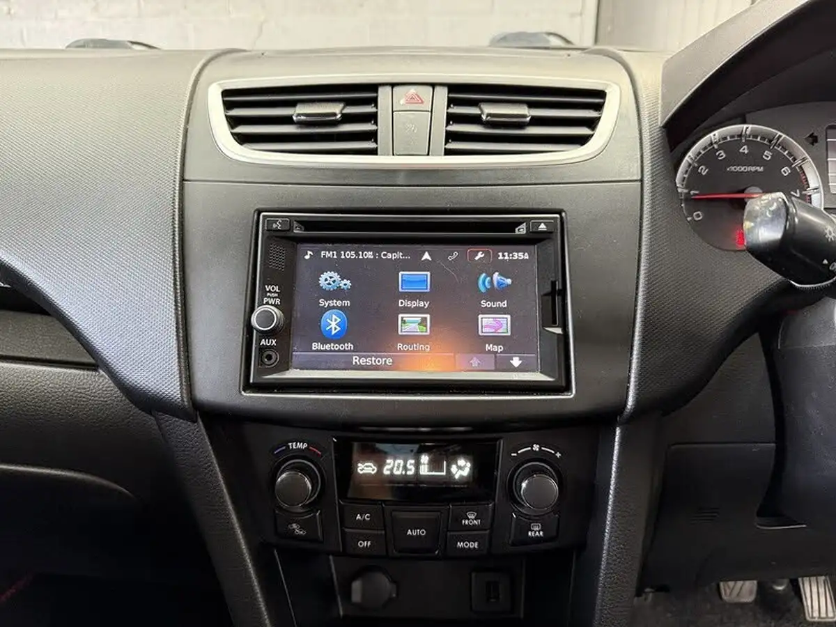 2014-suzuki-swift-12-sz4-94ps-nav-5d-big-34