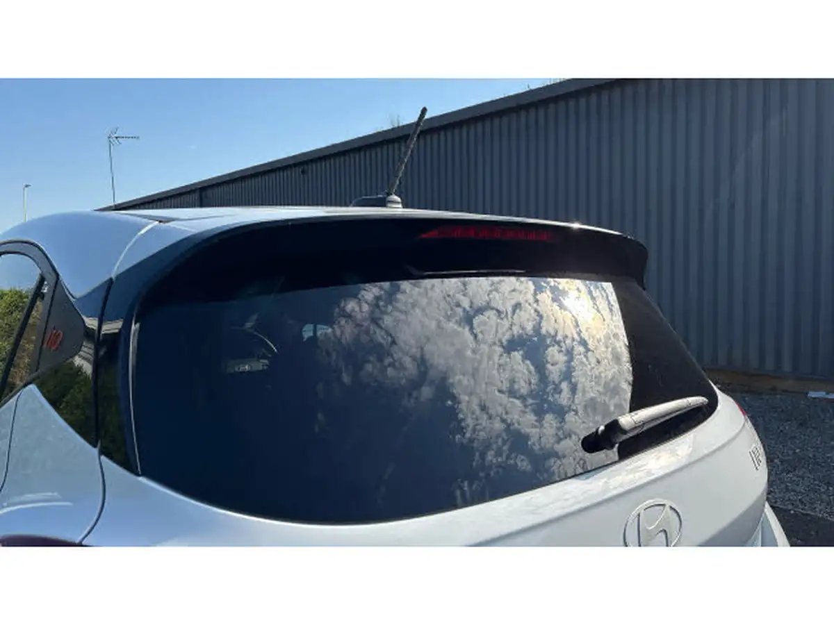 2024-hyundai-i10-10-t-gdi-n-line-90ps-two-tone-roof-big-40