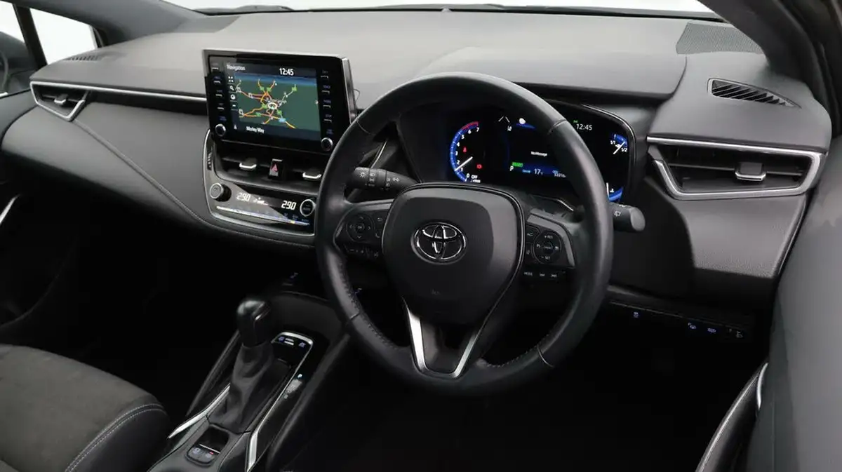 2021-toyota-corolla-18-vvt-i-design-trk-hatchback-5d-big-9