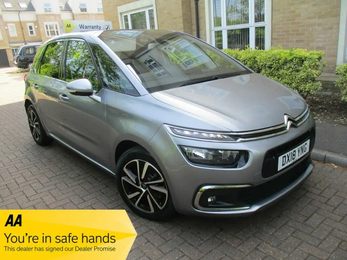 2018-citroen-c4-picasso-12-puretech-flair-big-0