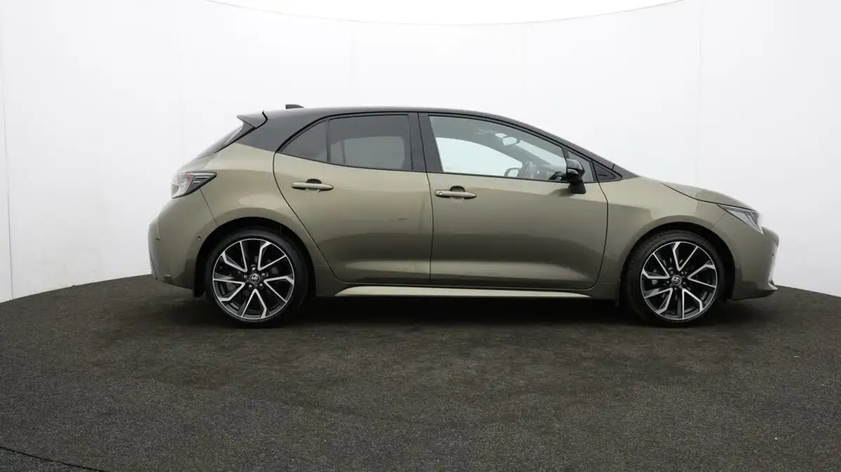 2022-toyota-corolla-18-vvt-i-excel-120bhp-trk-hatchback-big-36