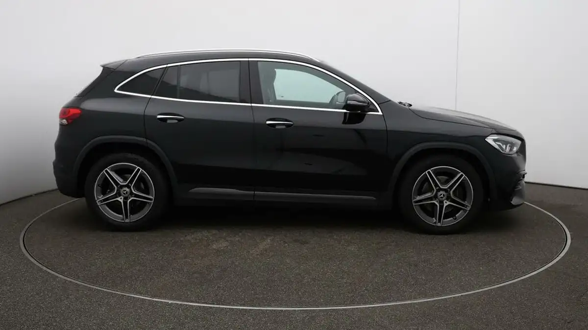 2022-mercedes-benz-gla-class-13-gla-180-amg-line-premium-big-47