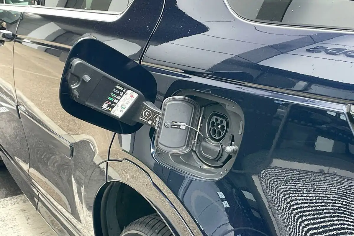 2022-land-rover-discovery-sport-15-p300e-r-dynamic-se-big-12