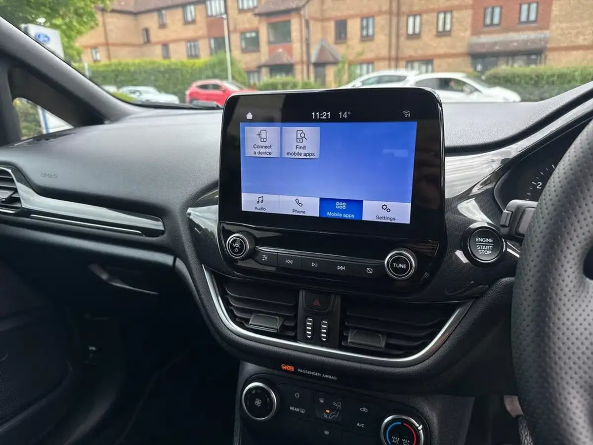 2023-ford-fiesta-big-19