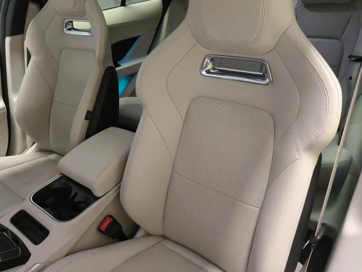 2021-jaguar-i-pace-ev400-hse-big-6
