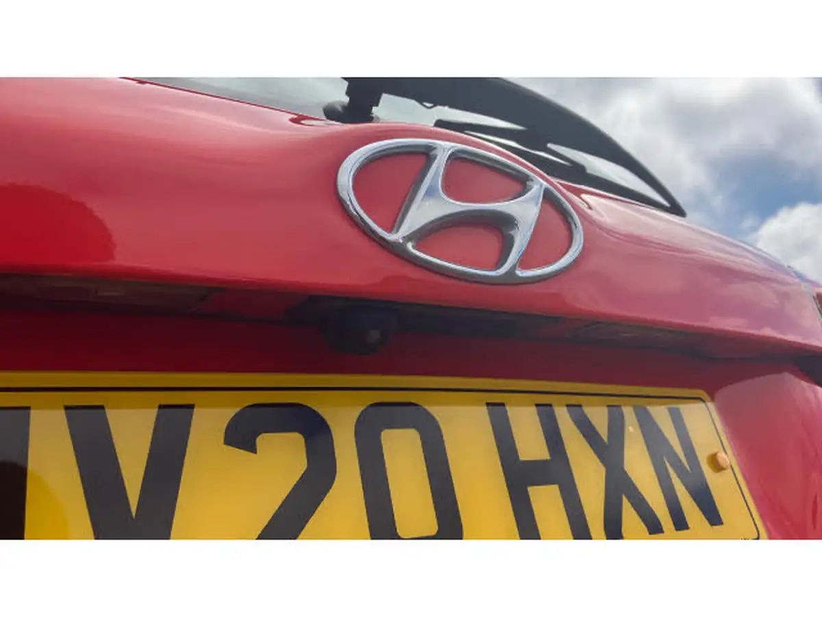 2020-hyundai-i20-12-se-big-34