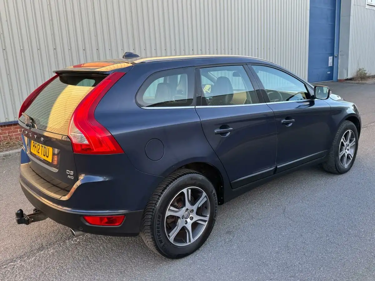 2012-volvo-xc60-24td-d3-se-lux-geartronic-big-1